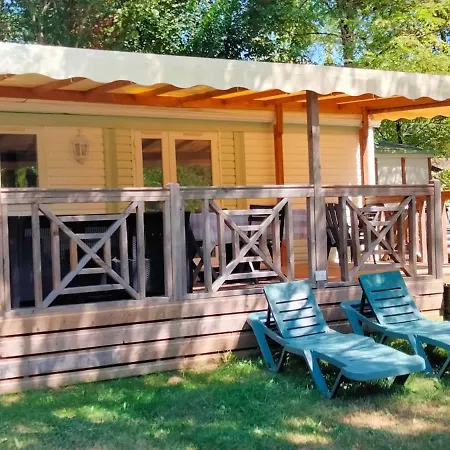 Летний дом Domaine Fontaine Du Roc *