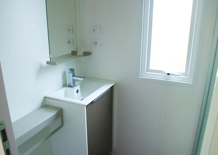 Landhuis Domaine Fontaine Du Roc