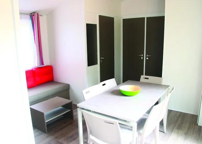 Landhuis Domaine Fontaine Du Roc